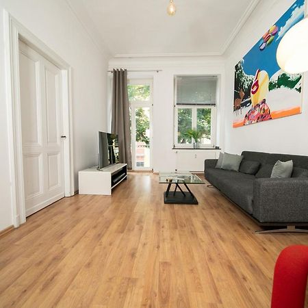 White 60 Qm Apartment - Zentral - Balkon - Messe Düsseldorf Dış mekan fotoğraf