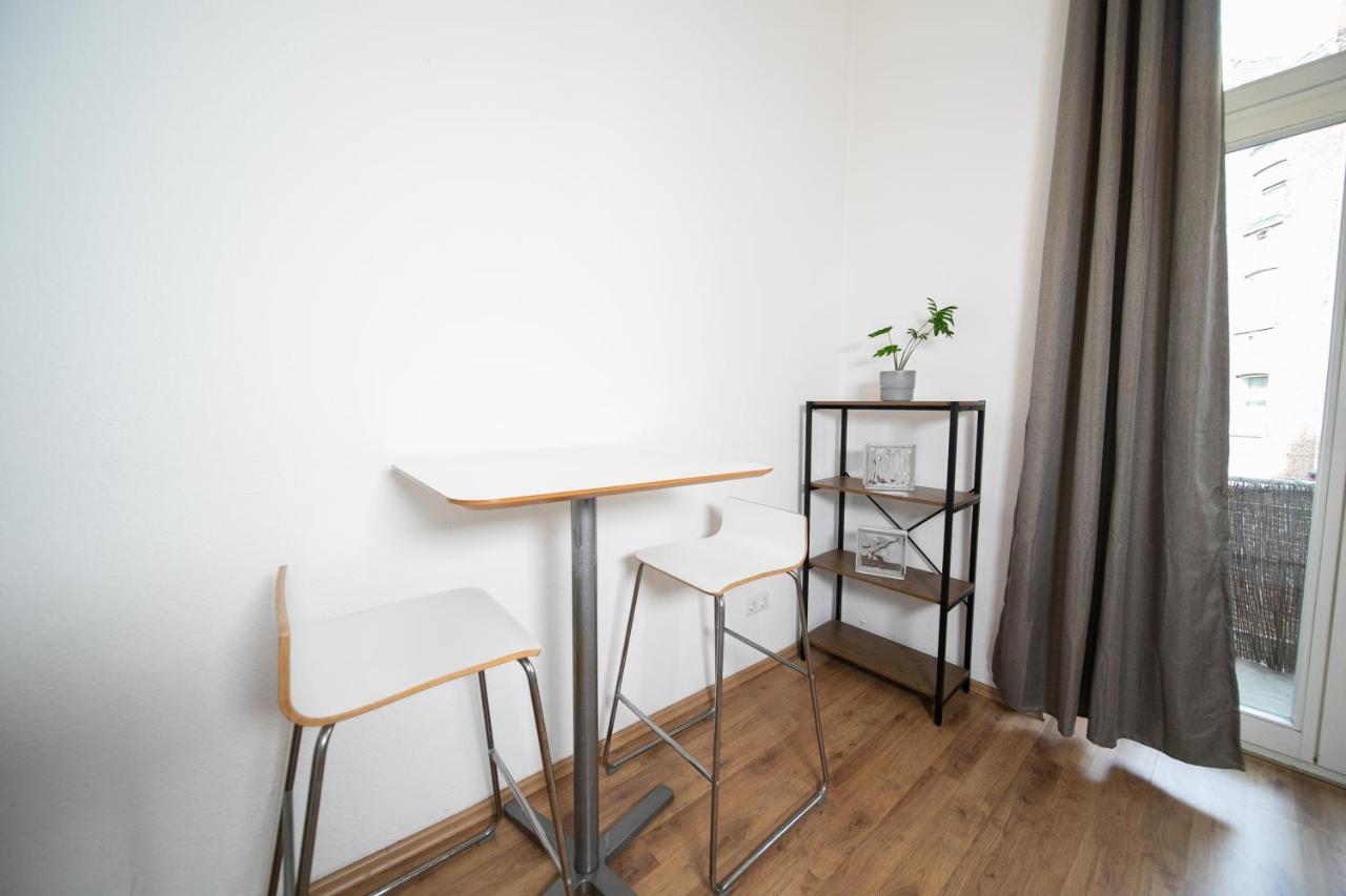 White 60 Qm Apartment - Zentral - Balkon - Messe Düsseldorf Dış mekan fotoğraf
